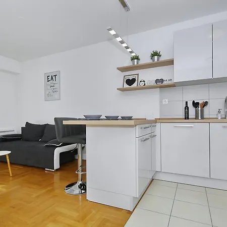 Apartman Modern Eva *